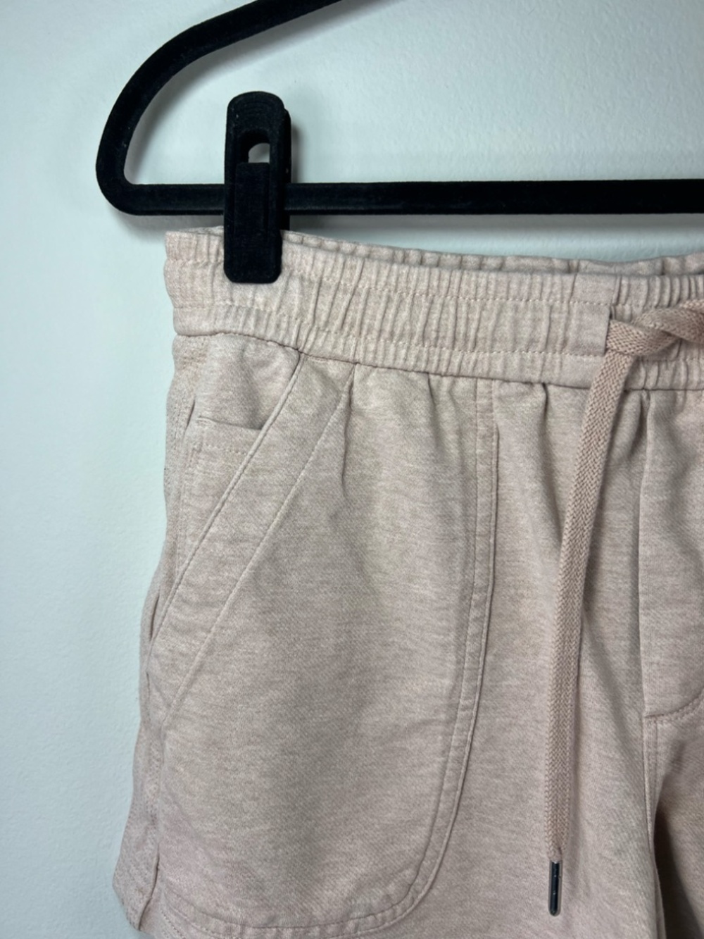 Athleta Farallon Heathered Shorts Tan Pull On Pockets Stretch Summer Travel Sz 6 - Picture 3 of 14